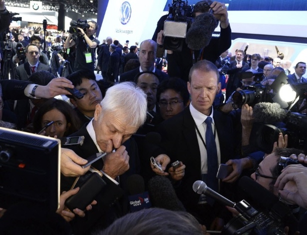 Presidente da Volkswagen se desculpa ao conversar com imprensa em Detroit - Larry W. Smith/EFE