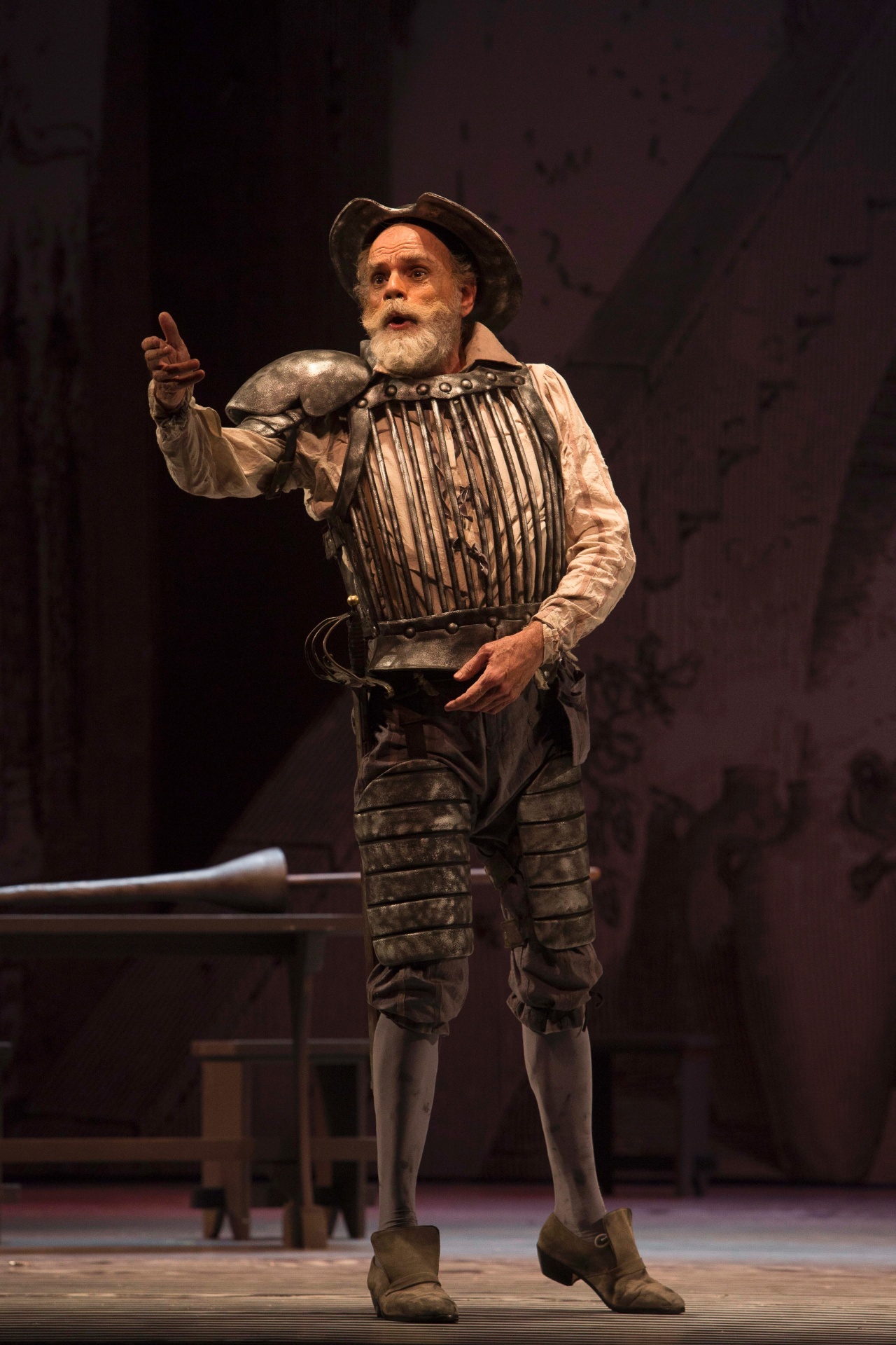 O Theatro São Pedro, na região central de São Paulo, recebe a ópera "Dom Quixote", de Jules Massenet, até o dia 13 de março de 2016. Com direção musical e regência de Luiz Fernando Malheiro, o espetáculo tem co-produção com o Theatro Municipal do Rio de Janeiro e é inspirado na obra de Miguel de Cervantes. - Heloisa Bortz