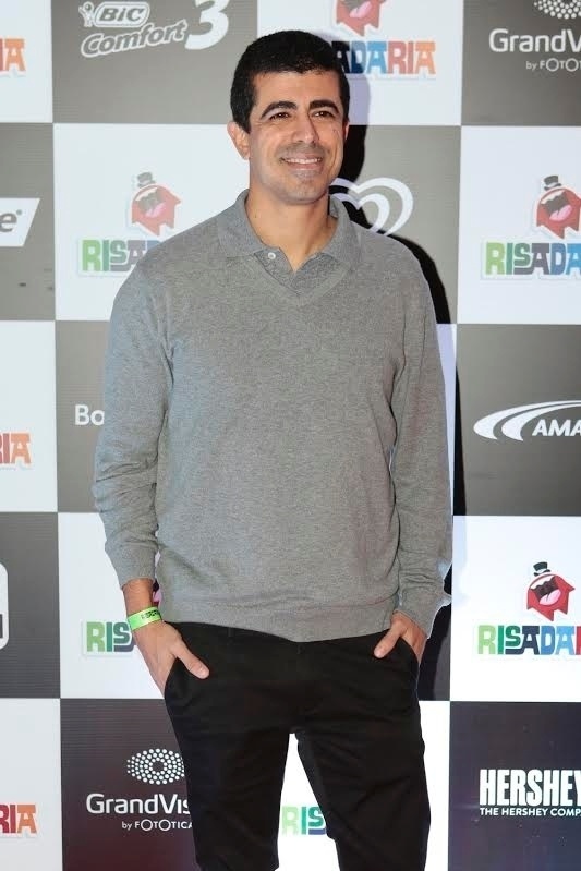 30.jun.2016 - Marcius Melhem posa para fotos ao chegar ao Festival Risadaria, em SP - Rafael Cusato/Brazil News