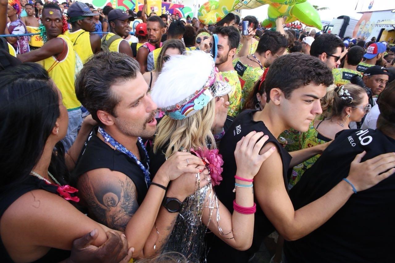 Bruno Gagliasso e Giovanna Ewbank no bloco Camaleão em Salvador - Reynaldo Felix e Marcelo Wance/Divulgação