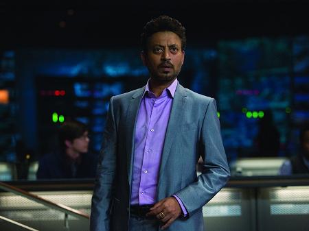 O ator indiano Irrfan Khan em cena de "Jurassic World" - Reprodução