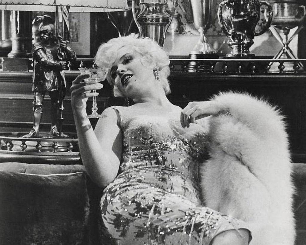 Marilyn Monroe em cena de "Quanto Mais Quente Melhor" (1959) - Reprodução