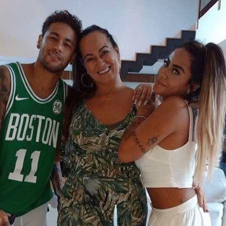 Neymar com a mãe, Nadine Gonçalves, e a irmã, Rafaella - Reprodução/Instagram