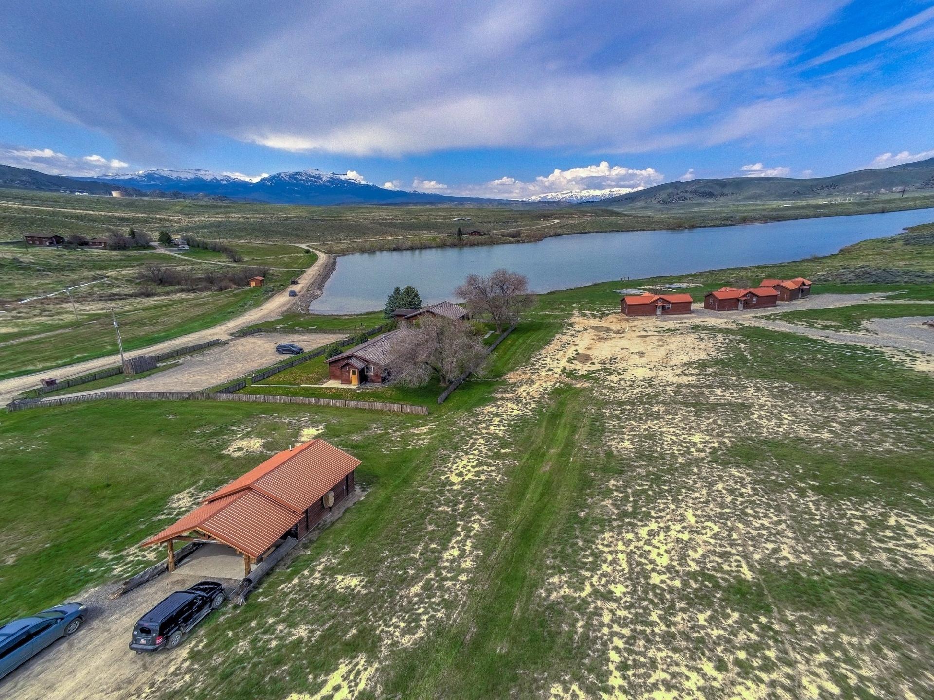 Kanye West compra rancho em visual paradisíaco por R$ 59 milhões; faça tour - Reprodução/J. P. King