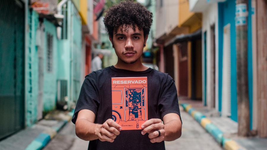 Livro é coisa de playboy? Alexandre Ribeiro na Favela da Torre - Lucas Sampaio