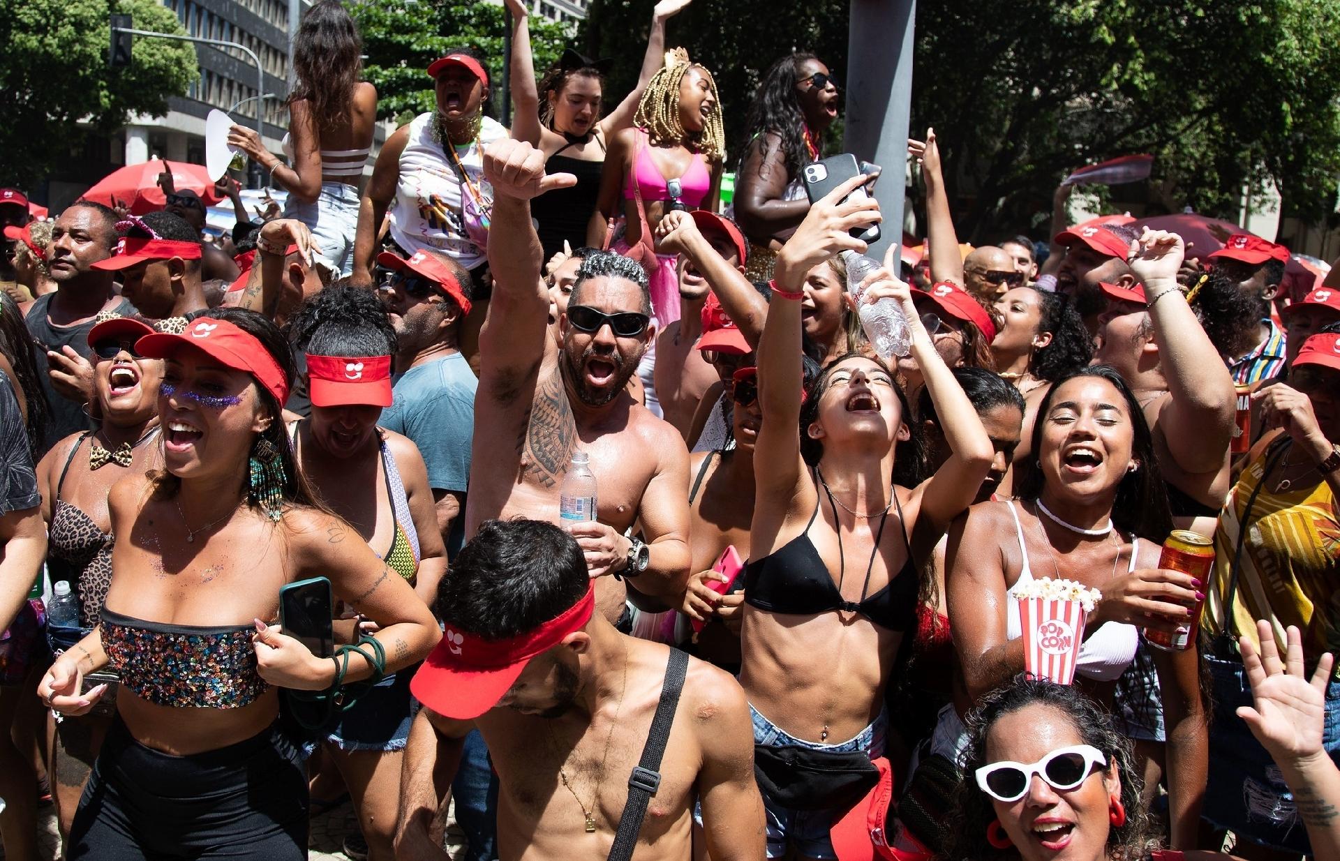 Calor não espantou multidão, que queria curtir - Fernando Maia/Riotur