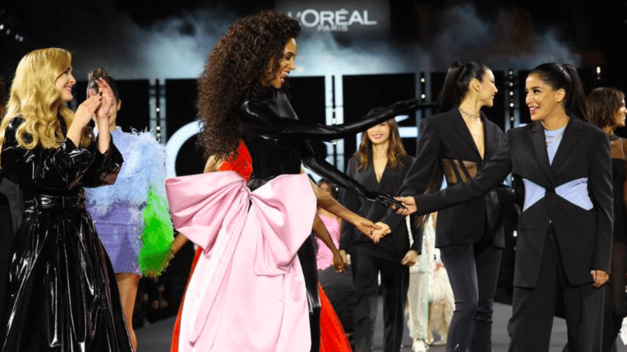 O desfile da L'Oréal de 2022: diversidade e empoderamento feminino