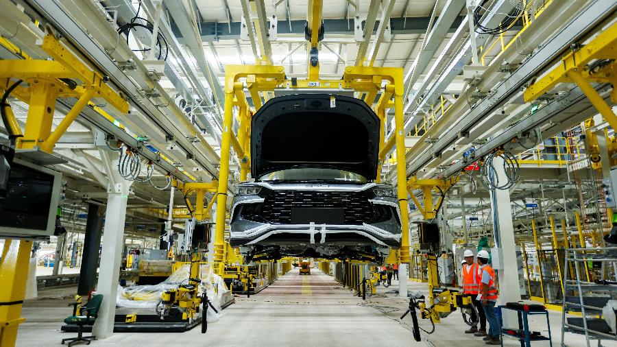 BYD já fabricou os primeiros veículos pré-série no complexo industrial de Camaçari (BA); SUV Song Pro será um dos primeiros 3 carros nacionalizados BYD já fabricou os primeiros veículos pré-série no complexo industrial de Camaçari (BA); SUV Song Pro será um dos primeiros 3 carros nacionalizados
