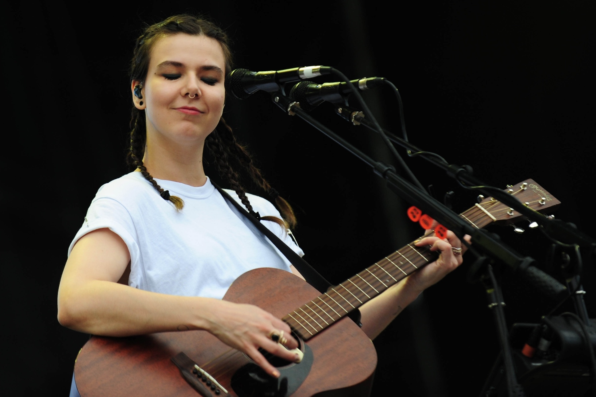 12.mar.2016 - O grupo islandês Of Monsters and Men se apresentam no palco Onix no primeiro dia do Lollapalooza Brasil 2016 - Junior Lago/UOL