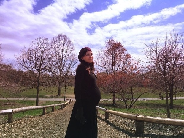 11.abr.2016- Tainá Müller completou sete meses de gravidez e está em  Nova York comemorando a data. Nesta segunda-feira(11), a atriz publicou uma imagem que mostra bem o barrigão do seu primeiro com o diretor Henrique Sauer. Recentemente, a apresentadora Titi Muller revelou o nome do sobrinho: Martin. Tainá e Henrique estão casados desde outubro de 2013 - Reprodução/Instagram/@tainamuller