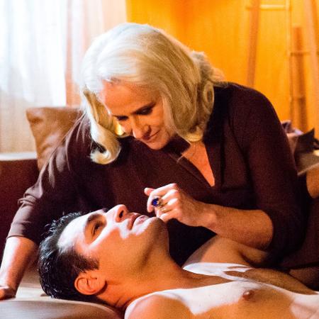 Vera Holtz em cena de "A Lei do Amor" com Thiago Lacerda - Tata Barreto/Divulgação/TV Globo - Tata Barreto/Divulgação/TV Globo