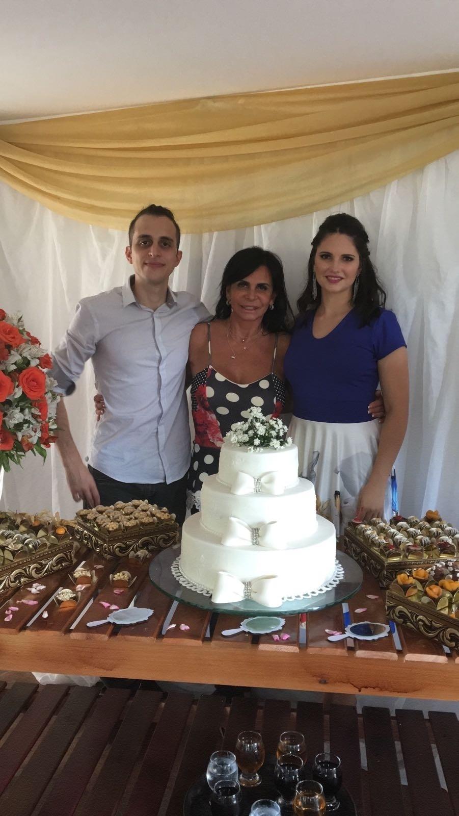 Recentemente Gretchen abriu o Espaço das Marias em Jaboatão dos Guararapes, em Pernambuco para eventos e spa e foi no local que ela organizou a festa de casamento do seu terceiro filho Sergio Aversani, de 25 anos, com a psicóloga Rafaella Cecconelo - Divulgação