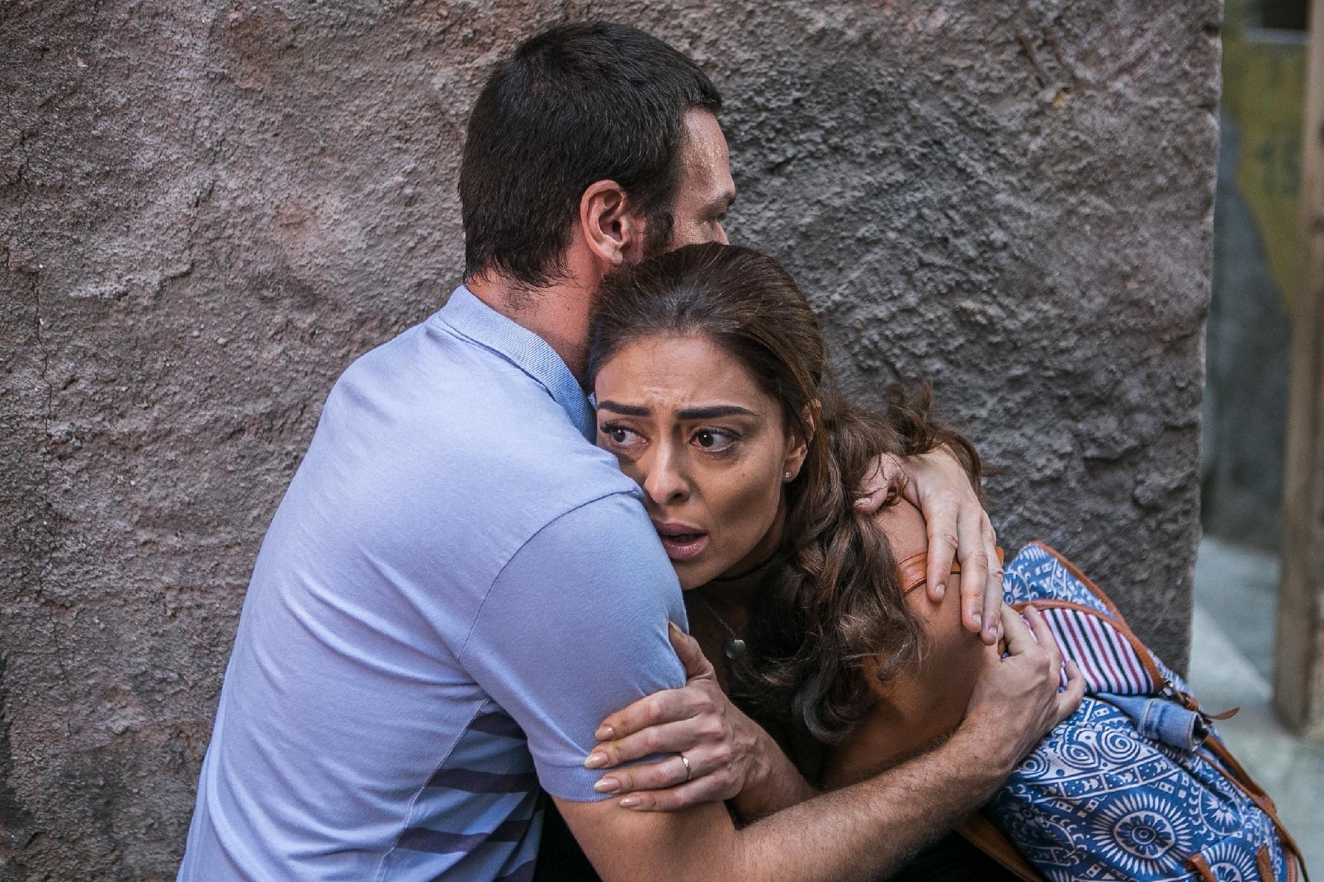 Bibi (Juliana Paes) ajuda Rubinho (Emilio Dantas) a fugir da prisão em "A Força do Querer" - Raquel Cunha/TV Globo