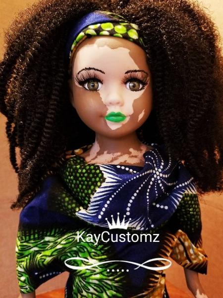 Artista cria bonecas empoderadas - Reprodução/Instagram/kaycustoms