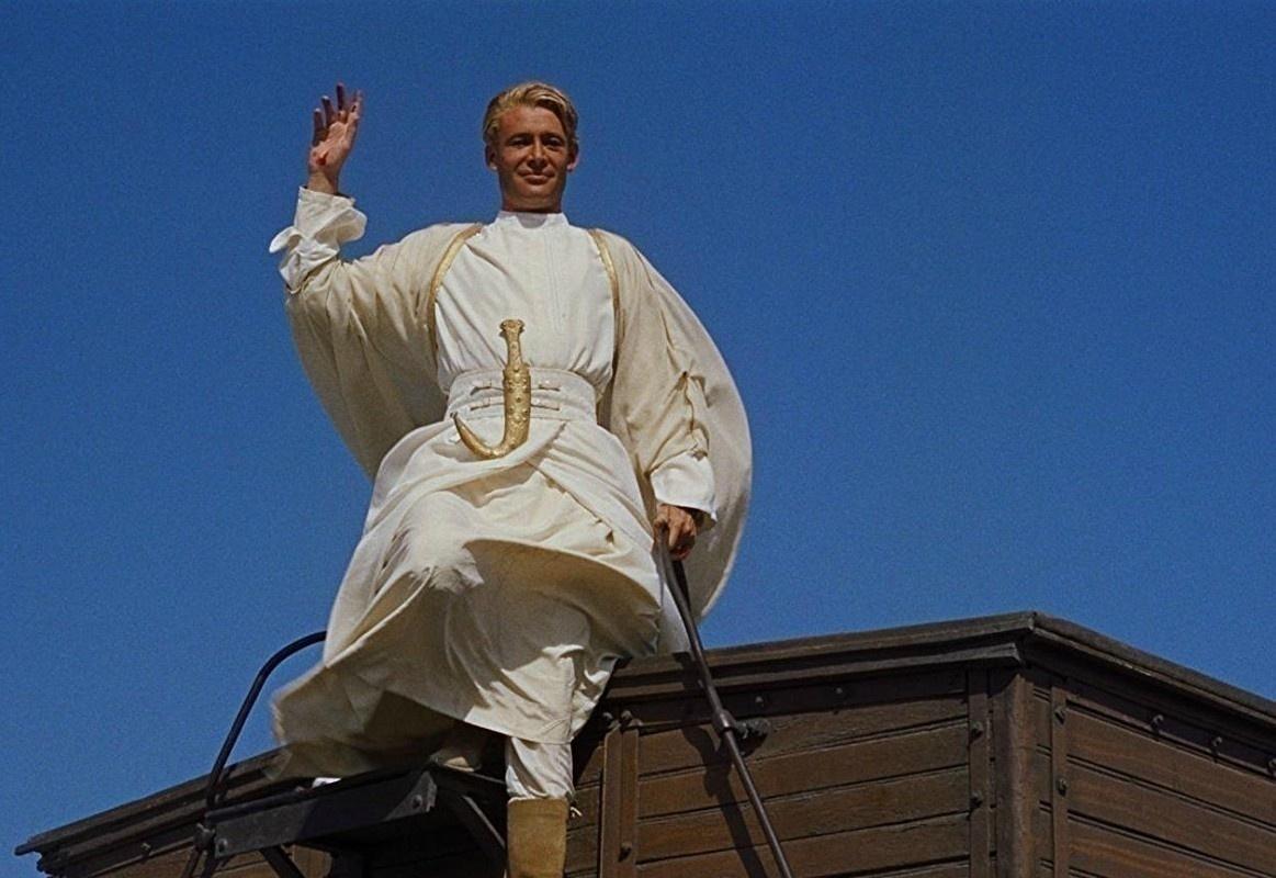 Peter O'Toole em cena em Lawrence da Arábia (1962) - Divulgação