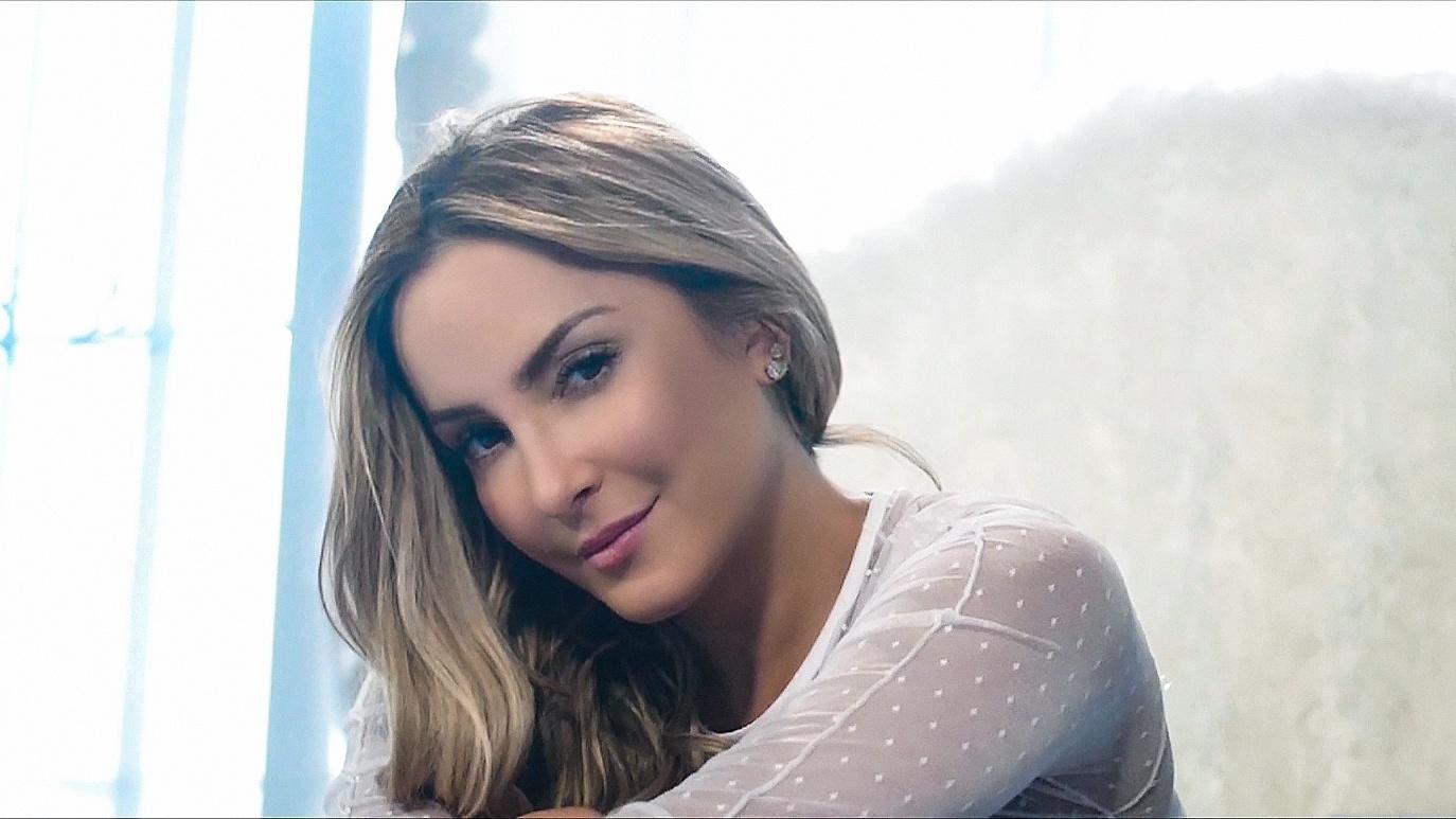 Claudia Leitte em cena do videoclipe de "Pode Ter" - Divulgação