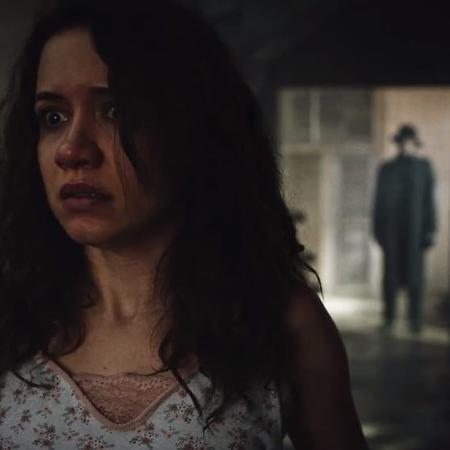 Jane se assusta com Homem do Saco na série "Terrores Urbanos" - Reprodução/Record - Reprodução/Record