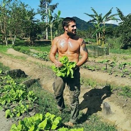 Rafael Cardoso revelou que grande parte de sua alimentação é produzida em sua fazenda, no Rio de Janeiro - Reprodução / Instagram