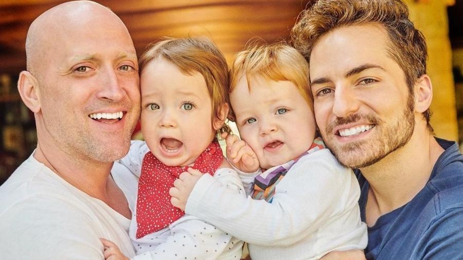 Paulo Gustavo e o marido Thales Bretas com os filhos Gael e Romeu - Reprodução/Instagram