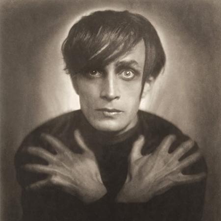 Conrad Veidt em cena de "O Gabinete do Dr. Caligari" (1920) - Reprodução