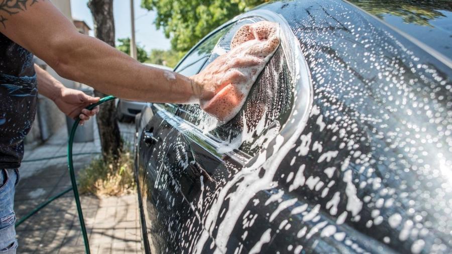 Para quem gosta de cuidar do carro, alguns produtos são essenciais para uma boa limpeza - Getty Images