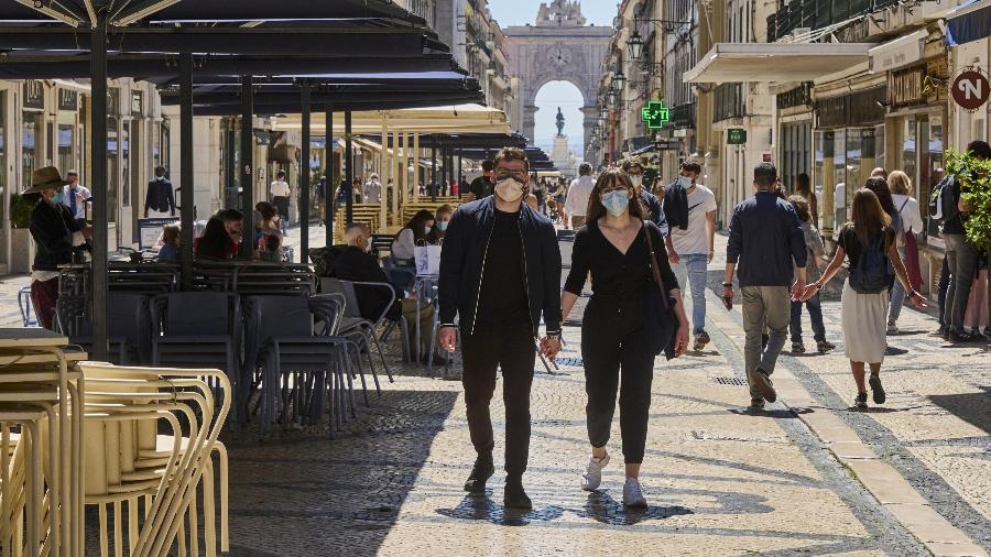Frequentar espaços públicos em Portugal está cada vez mais perto da rotina anterior à pandemia - Getty Images