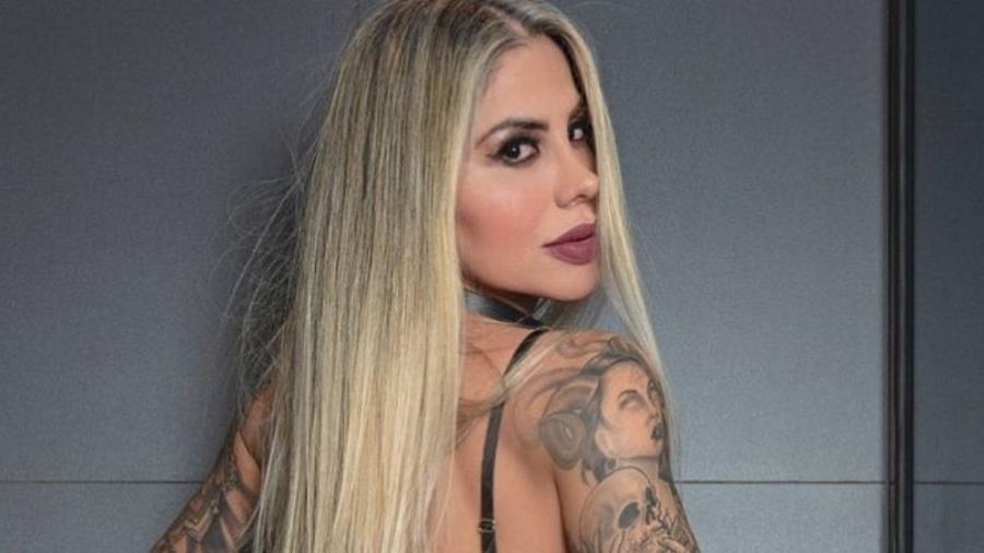 Ex-BBB Vanessa Mesquita faz ensaio nu após cirurgia íntima