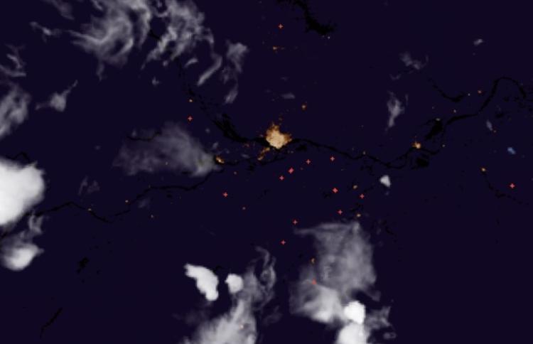 Imagem do Projeto Queimadas, do Instituto Nacional de Pesquisas Espaciais (INPE), em 3 de novembro de 2023. Focos de queimadas aparecem nas regiões de Careiro até Autazes, região impactada pela rodovia BR-319