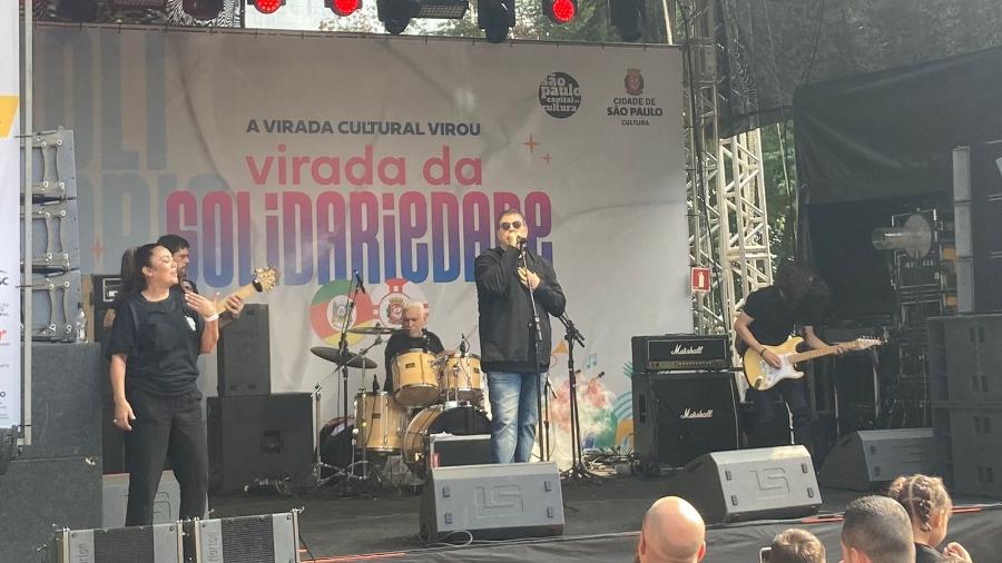 Banda Catedral faz show na Virada Cultural - Júlio Boll/UOL