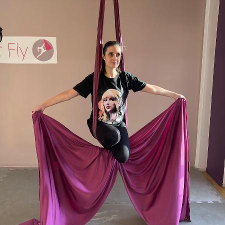 No ballet fly é fácil seguir os movimentos com a ajuda da professora