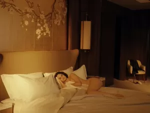 Remake de 'Emanuelle' ganha trailer com cenas picantes