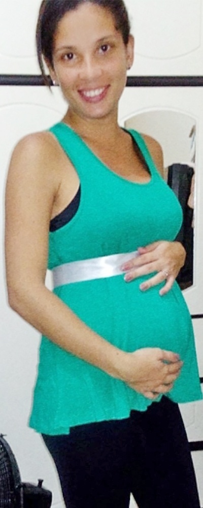 Para experimentar a sensação que seus pais tiveram quando ela nasceu, época em que não existia a ultrassonografia, Crislaine resolveu aguentar a ansiedade e organizar um chá de revelação. "Durante os exames, peço aos médicos que não me contem o sexo do bebê. O único que ficará sabendo será o meu irmão, que vai revelar a grande notícia no dia do evento", diz - Arquivo pessoal