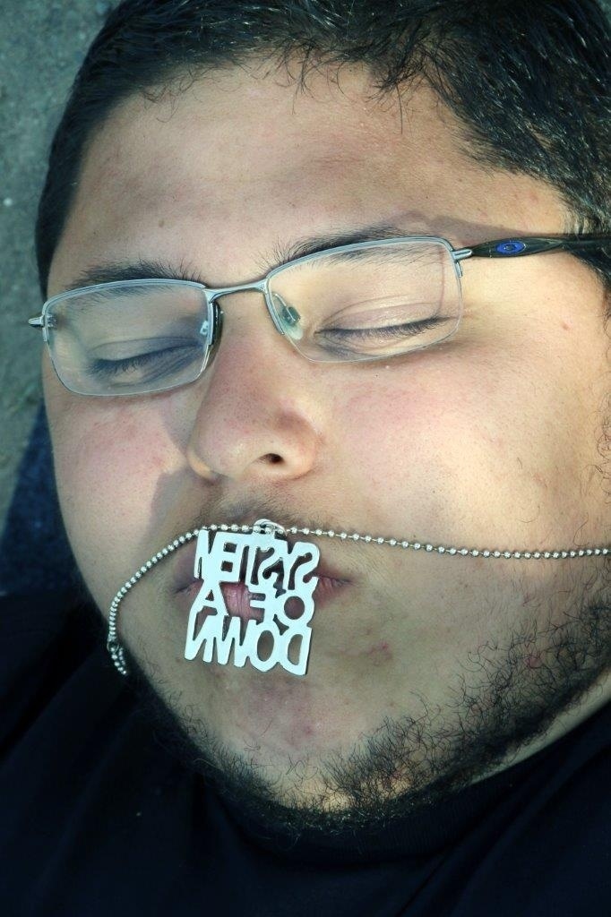 24.set.2015 - Fãs do System of a Down já fazem fila para o quarto dia do Rock in Rio - Zulmair Rocha/UOL