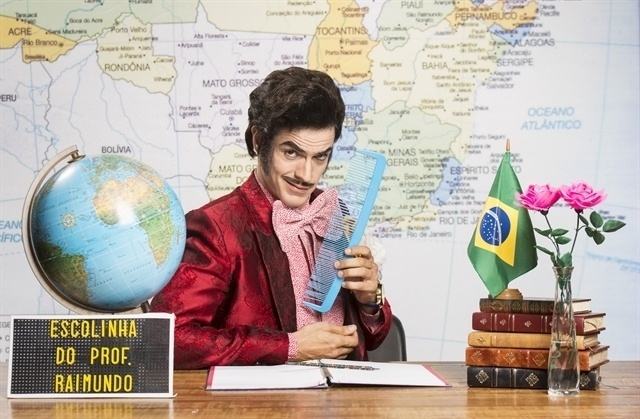 Mateus Solano interpreta o Zé Bonitinho de Jorge Loredo no especial da "Escolinha do Professor Raimundo. O personagem é o típico estereótipo do conquistador de mulheres - João Miguel Júnior/TV Globo