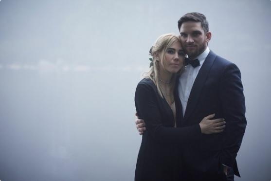 Casamento Zosia Mamet - Reprodução/Twitter/@charltonandlola