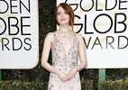 Estrela no Globo de Ouro e favorita ao Oscar, Emma Stone brilha nos looks - Geety Images