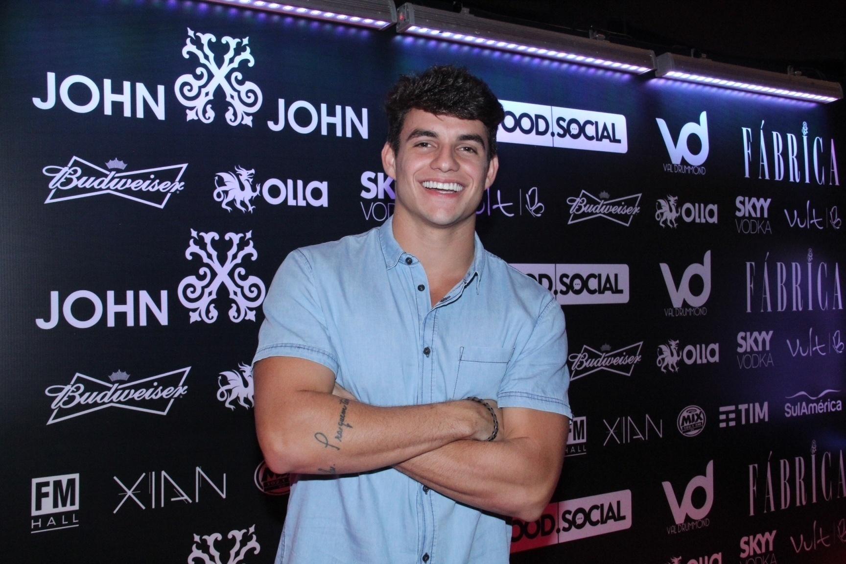 Justin Bieber deu bolo em famosos e não foi no afterparty de uma marca de roupas. O ex-BBB Antonio participa de after party de show de Justin Bieber em casa noturna no Rio de Janeiro - Wallace Barbosa / AgNews