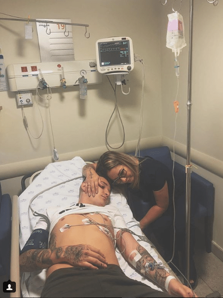 MC Gui no hospital com a mãe, Claudia - Reprodução/Instagram