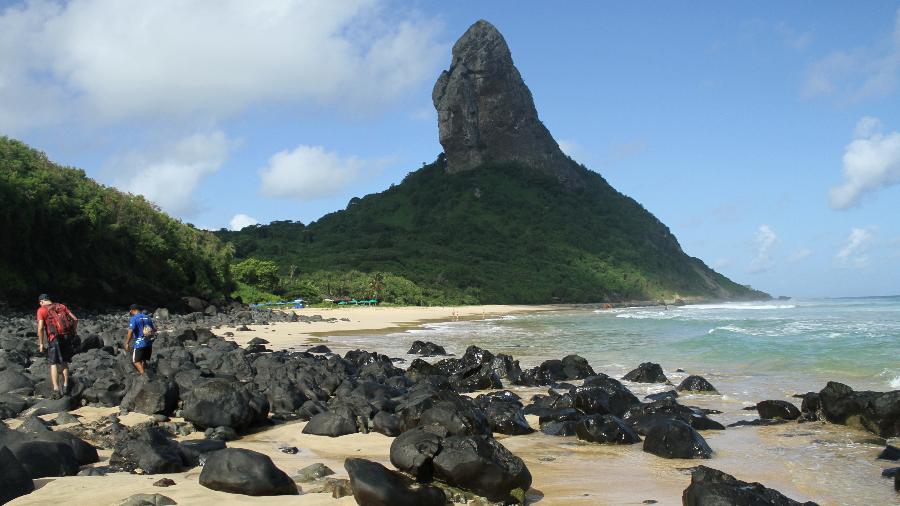Praia da Conceição, uma das faixas de areia urbanas de Fernando de Noronha - Eduardo Vessoni