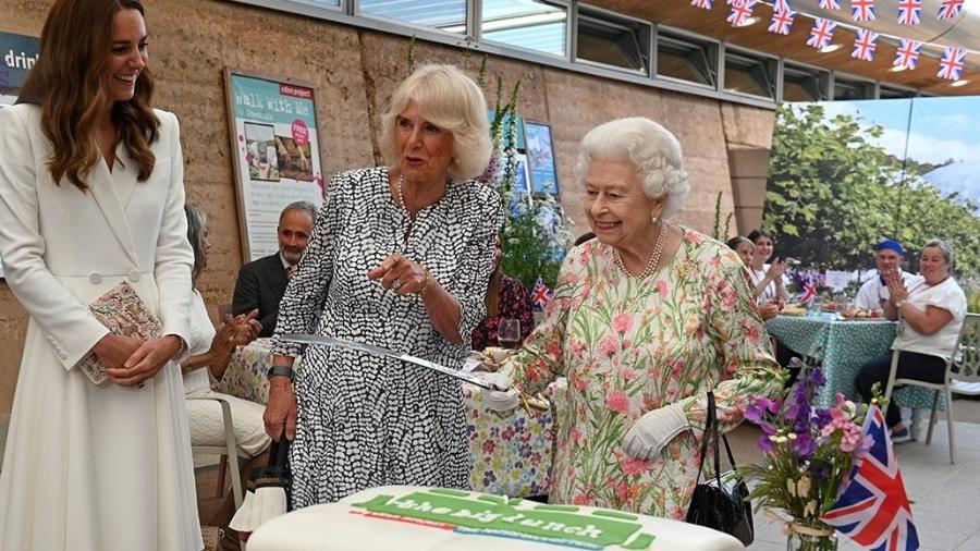 A rainha Elizabeth 2ª comemorará os 70 anos de coroa com um novo doce - Reprodução/Twitter