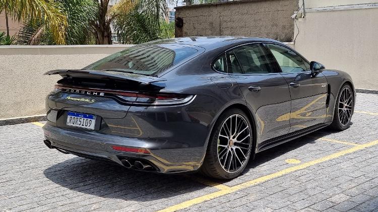 Porsche Panamera tem esportividade do 911 com mais espaço Porsche Panamera tem esportividade do 911 com mais espaço