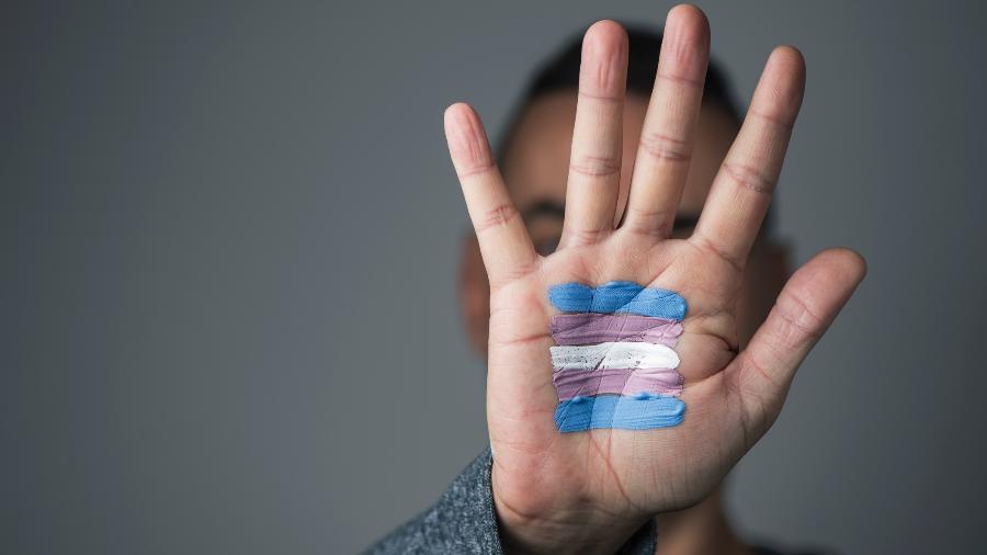A lei intensifica uma estratégia política republicana de buscar projetos que restrinjam os direitos dos transgêneros. - nito100/Getty Images/iStockphoto