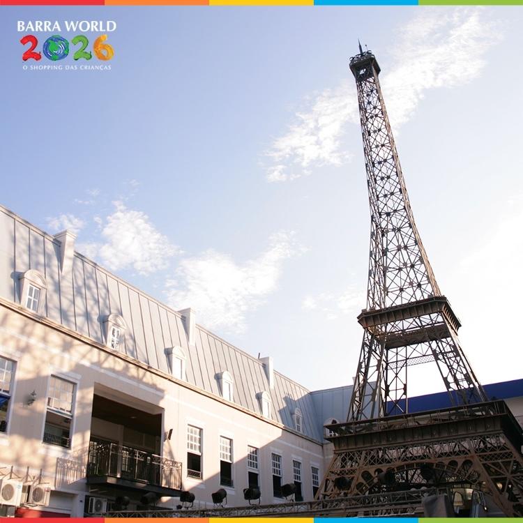 A Torre Eiffel do Barra World Shopping, na Barra da Tijuca