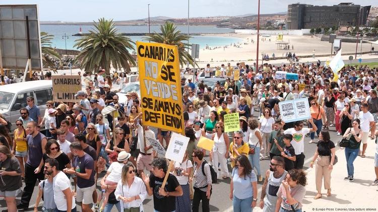 Protesto nas Ilhas Canárias contra venda de apartamentos para estrangeiros