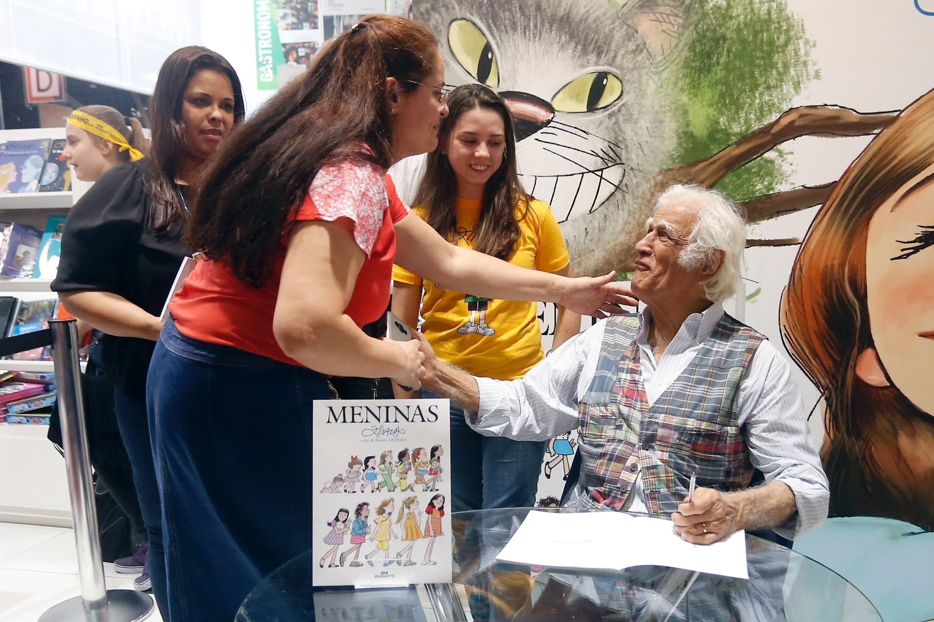 27.ago.2017 - O cartunista Ziraldo lança seu livro "Meninas" durante segundo dia da 24ª Bienal do Livro de São Paulo - Leonardo Benassatto/Futura Press/Estadão Conteúdo