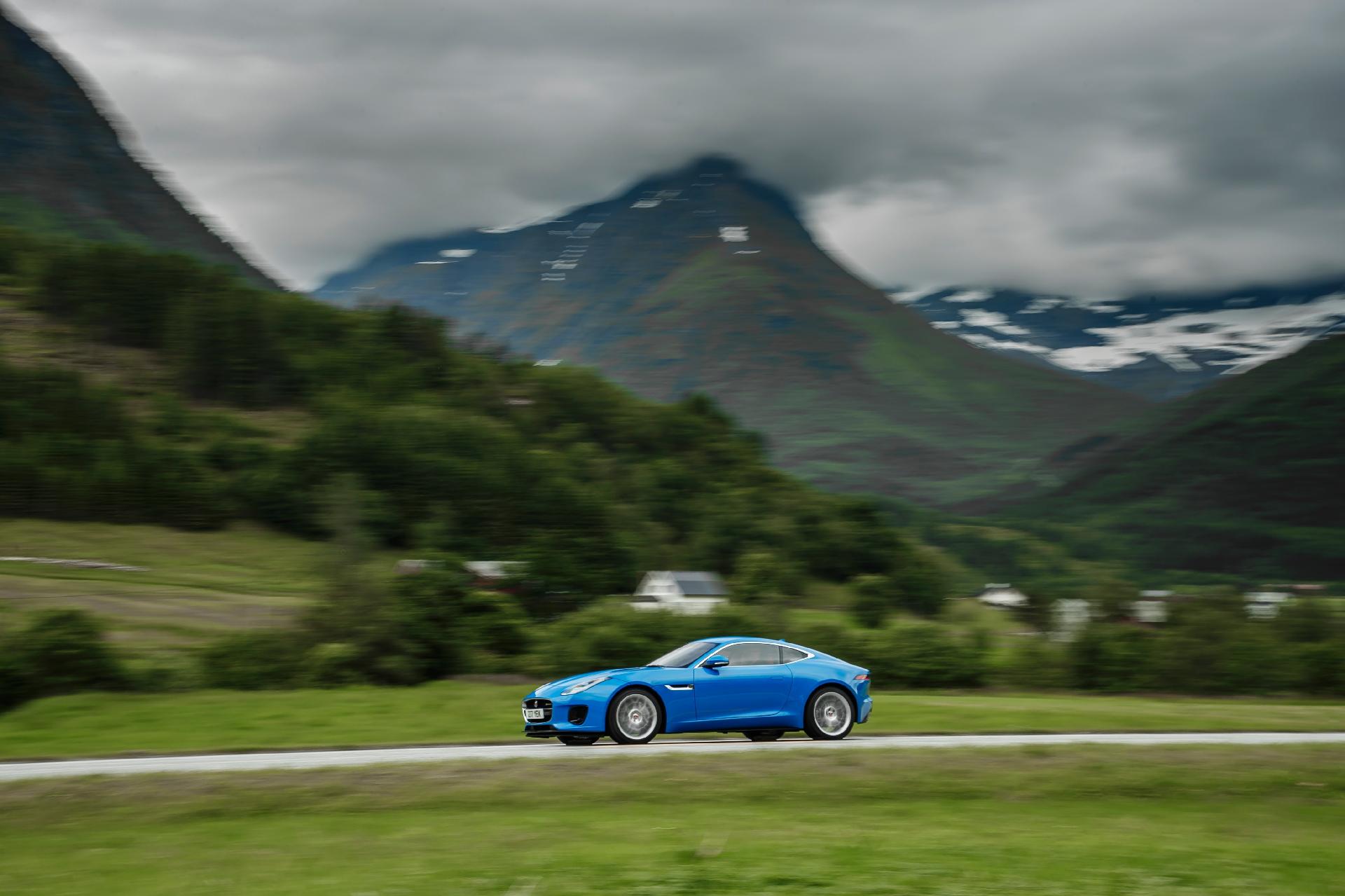 Jaguar F-Type 2.0 Turbo - Divulgação