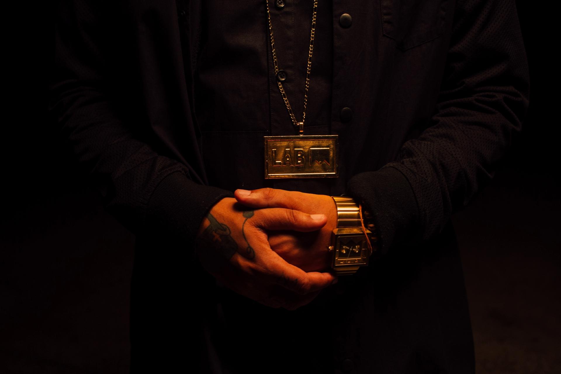 Emicida durante gravação do clipe de "Pantera Negra" em São Paulo - Caroline Lima