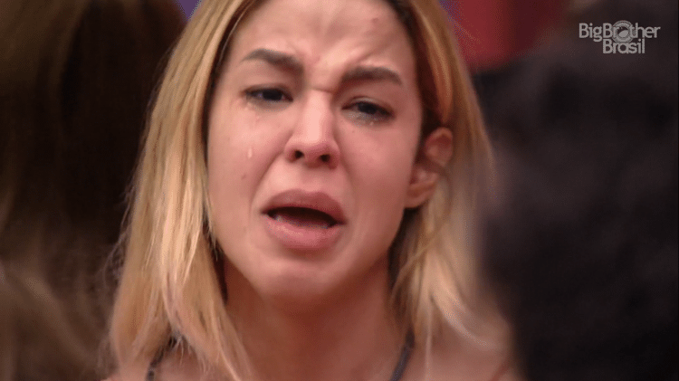Desculpa, Ker... Tivemos que recuperar o meme. Ela não é seguida por Tiago Leifert. - Reprodução/Globoplay - Reprodução/Globoplay