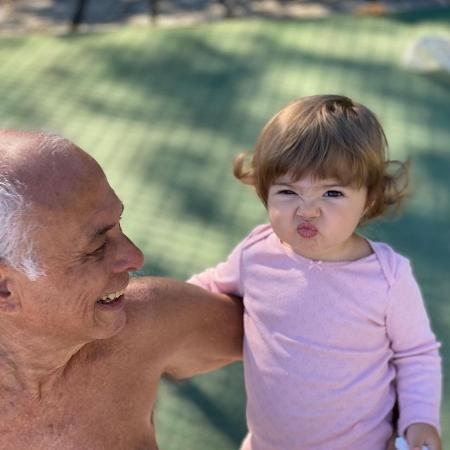 Clara Maria e o avô, Alberto Arguelhes - Reprodução/Instagram