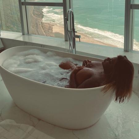 Jojo Todynho posa em banheira - Reprodução/Instagram